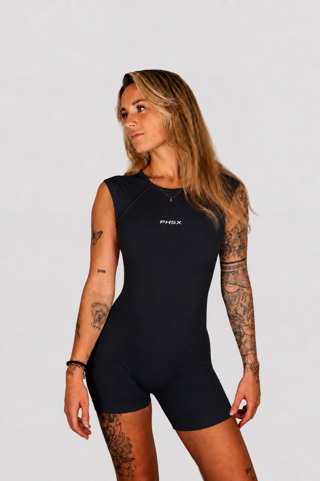 ONE PIECE BLACK (SLEEVELESS)