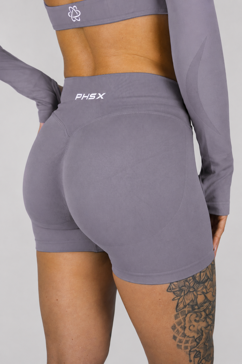 EVOLVE SHORT LIGHT GREY
