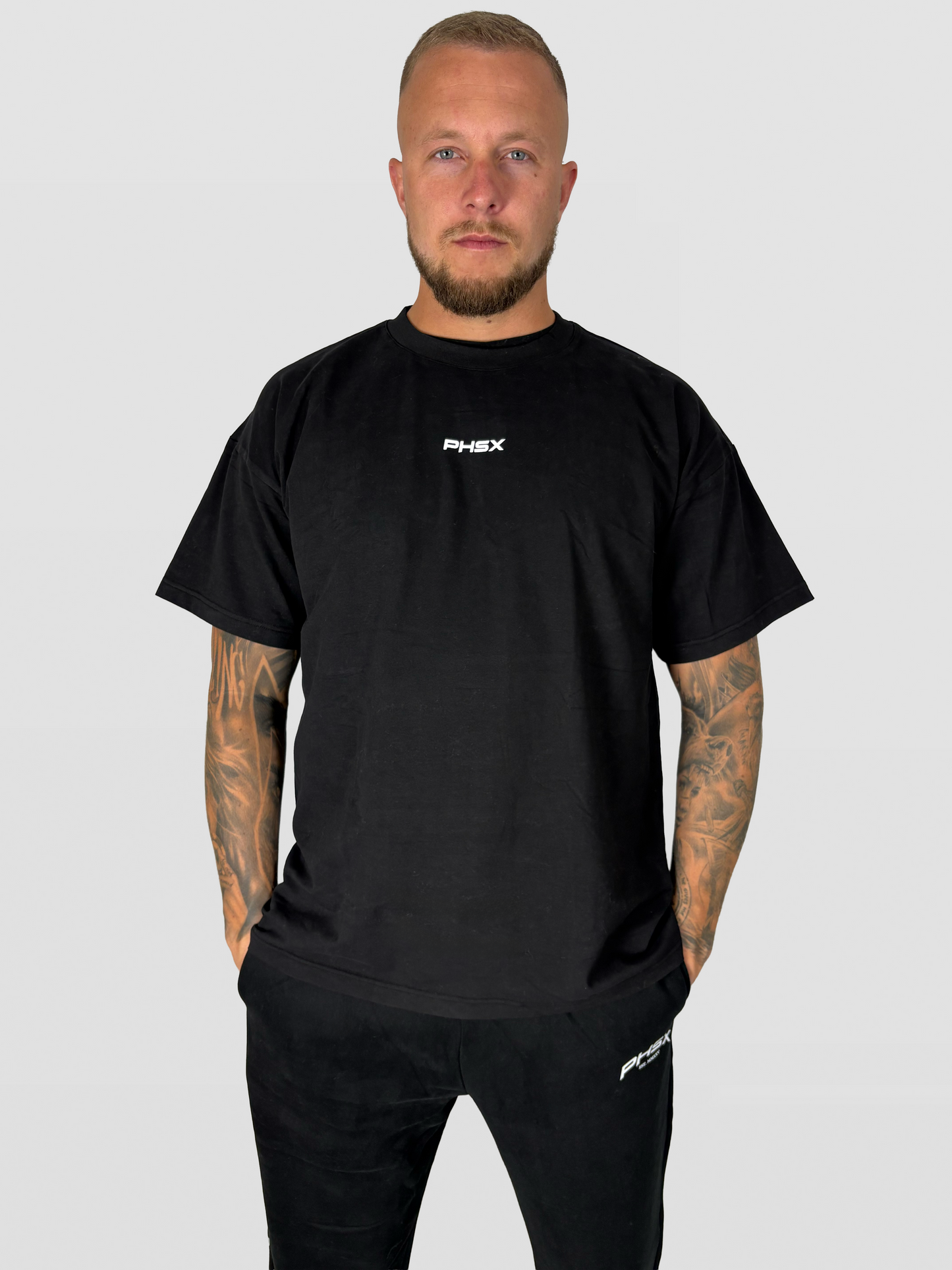 OVERSIZED T-SHIRT ZWART