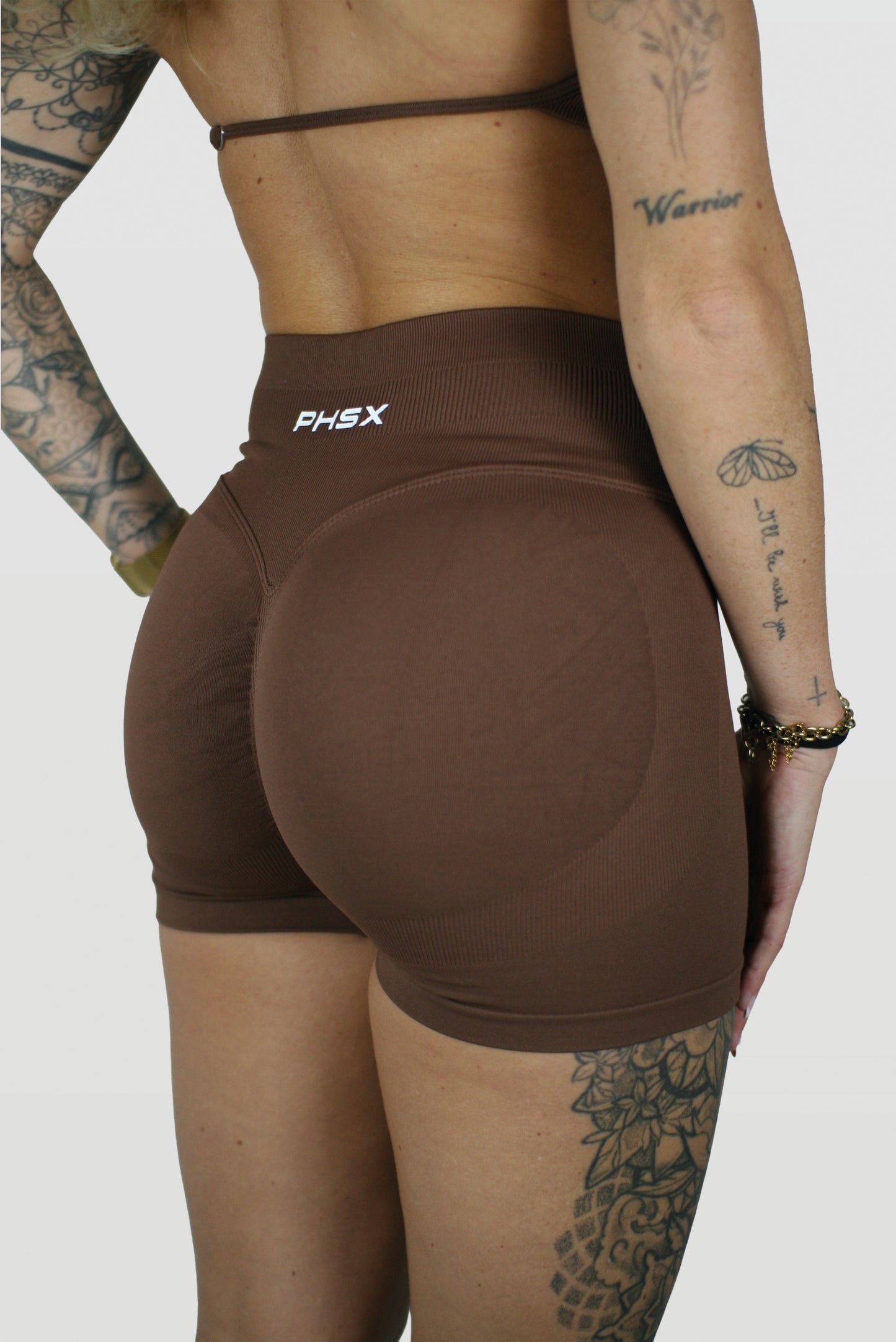 FLOW SHORT RUSSET BROWN