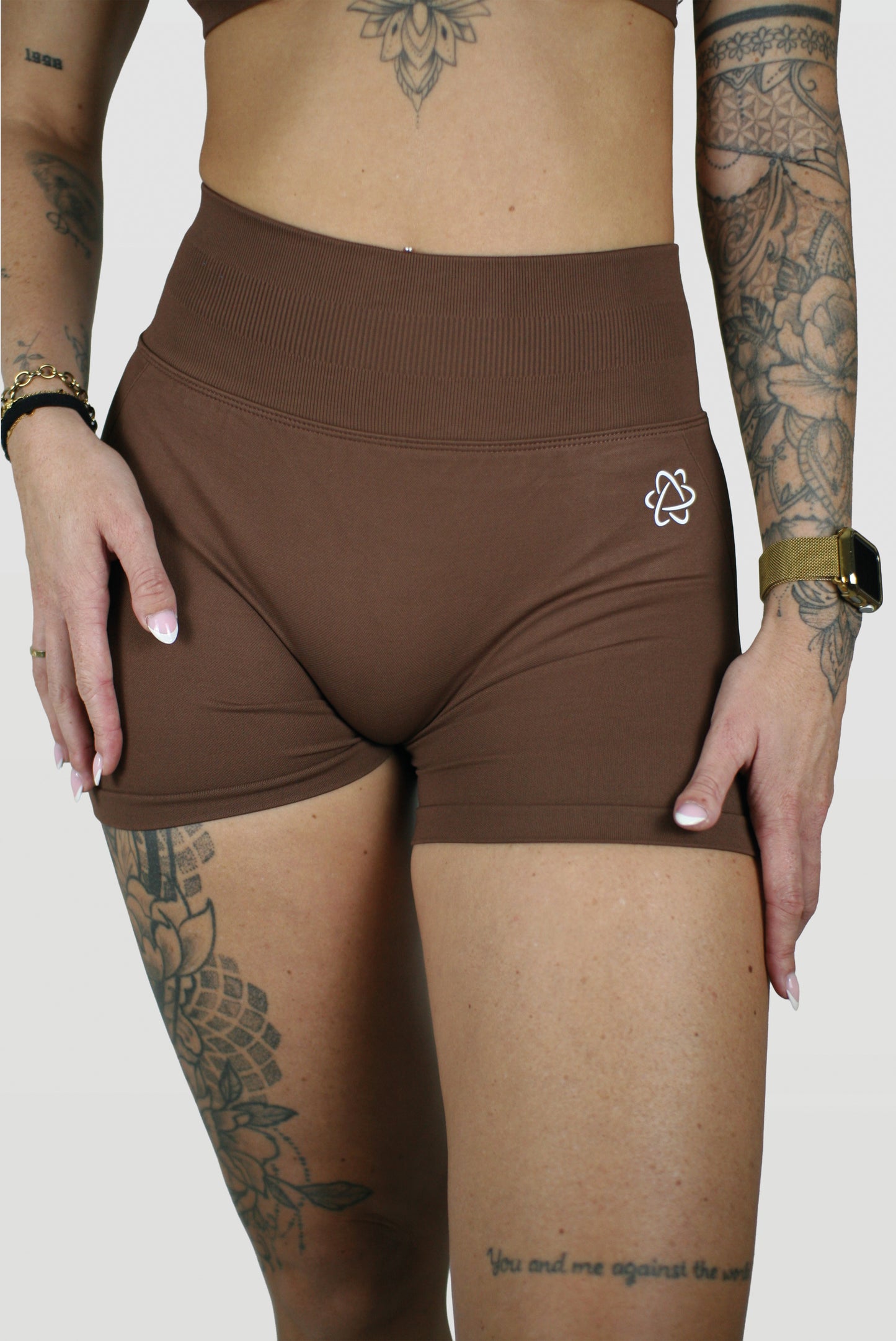 FLOW SHORT RUSSET BROWN