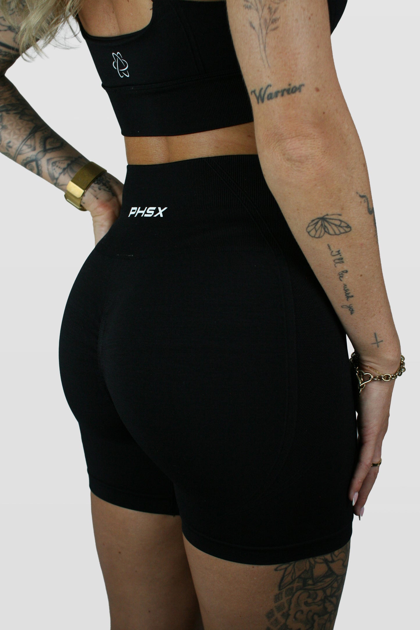 SHORT ZWART