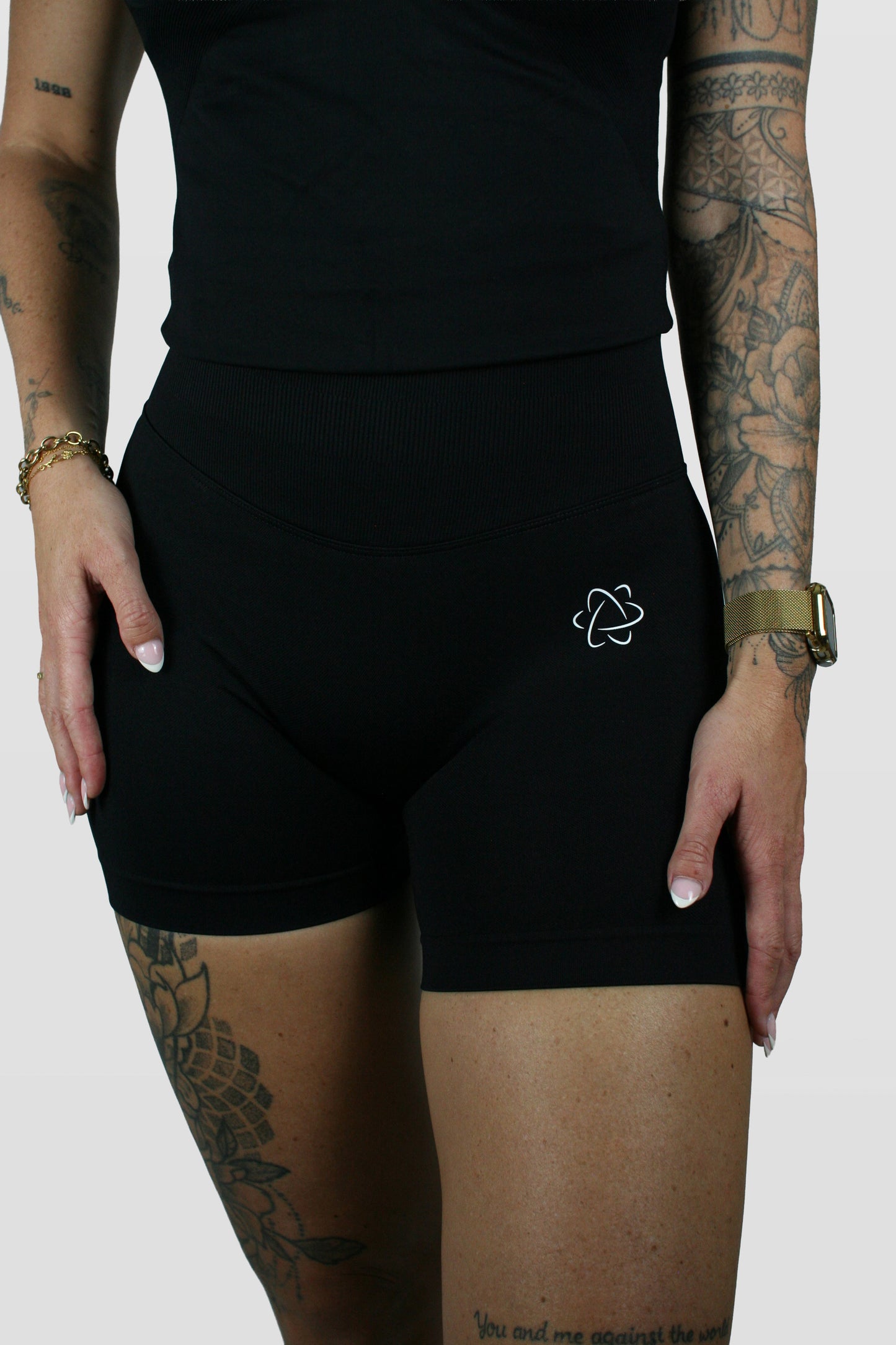 SHORT DEEP BLACK